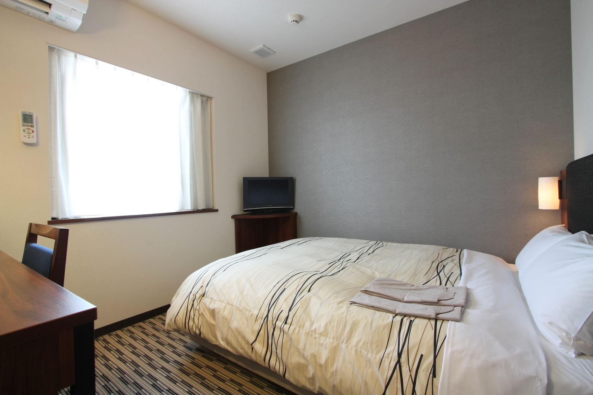 Uozu Manten Hotel Ekimae Екстериор снимка