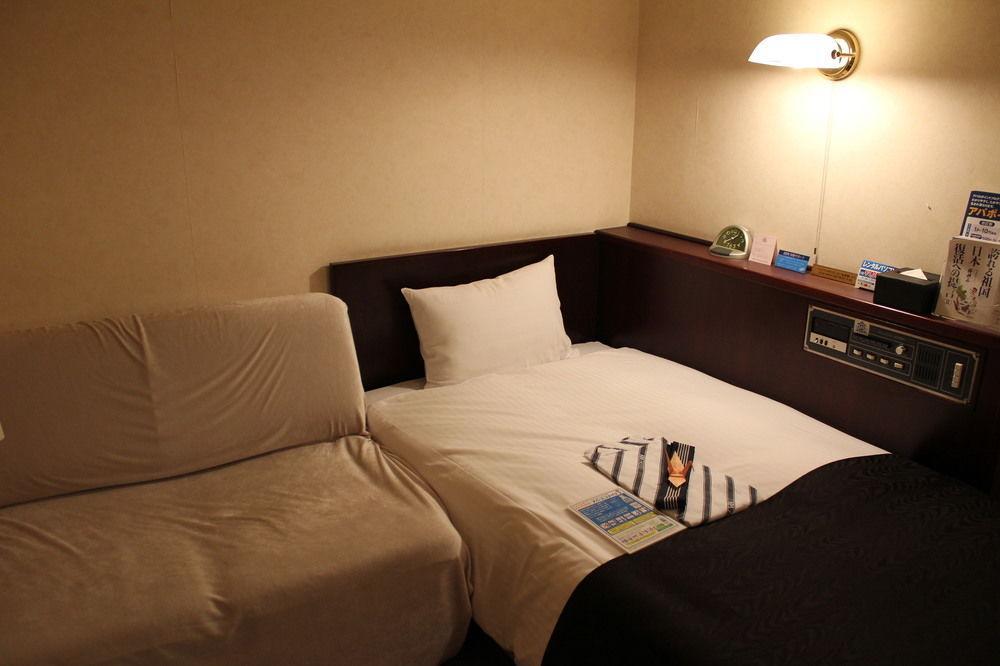 Uozu Manten Hotel Ekimae Екстериор снимка